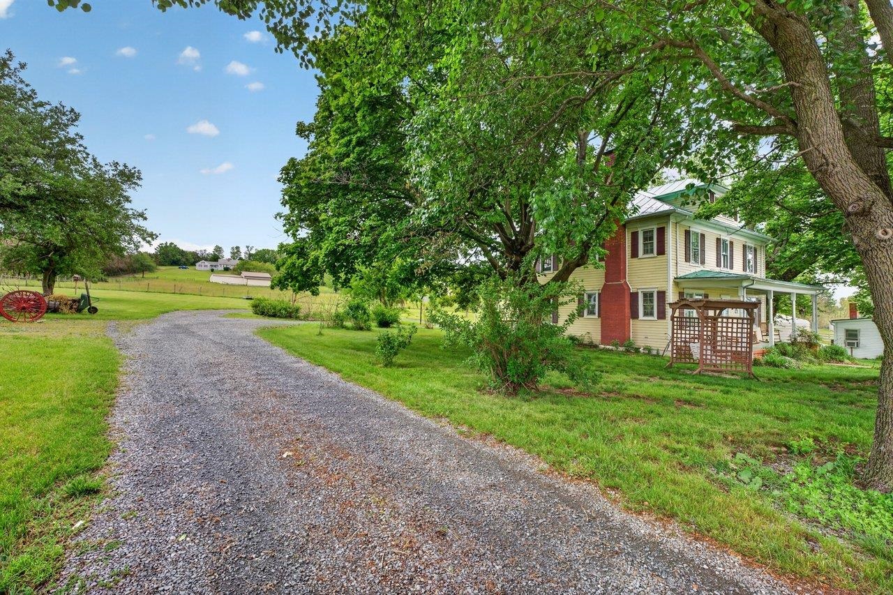 12953 NORTH VALLEY PIKE, TIMBERVILLE, Virginia 22853, 4 Bedrooms Bedrooms, ,1 BathroomBathrooms,Residential,12953 NORTH VALLEY PIKE,677253 MLS # 677253 12953 NORTH VALLEY PIKE, TIMBERVILLE, Virginia 22853, 4 Bedrooms Bedrooms, ,1 BathroomBathrooms,Residential,12953 NORTH VALLEY PIKE,677253 MLS # 677253