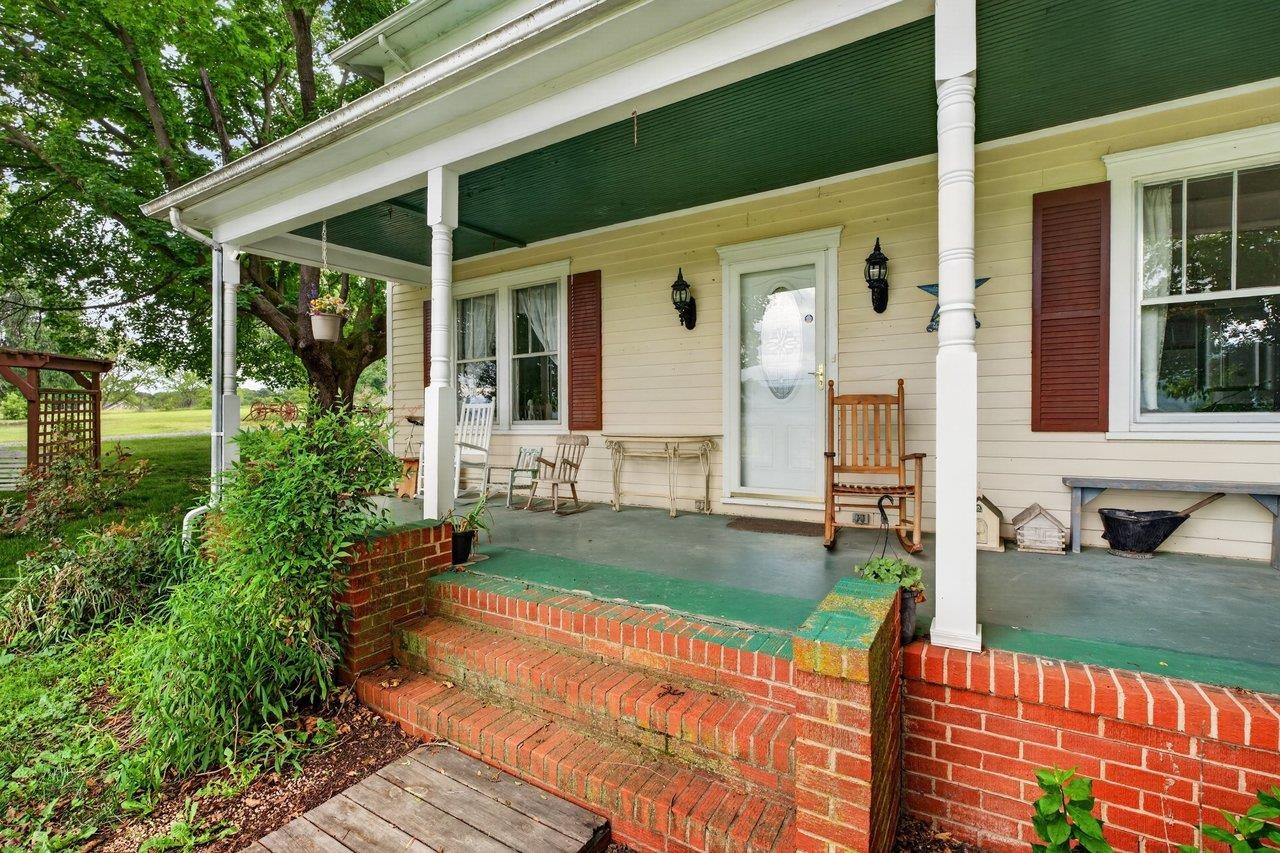 12953 NORTH VALLEY PIKE, TIMBERVILLE, Virginia 22853, 4 Bedrooms Bedrooms, ,1 BathroomBathrooms,Residential,12953 NORTH VALLEY PIKE,677253 MLS # 677253 12953 NORTH VALLEY PIKE, TIMBERVILLE, Virginia 22853, 4 Bedrooms Bedrooms, ,1 BathroomBathrooms,Residential,12953 NORTH VALLEY PIKE,677253 MLS # 677253