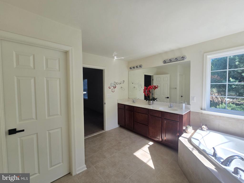8091 SIDE HILL DR, WARRENTON, Virginia 20187, 5 Bedrooms Bedrooms, ,3 BathroomsBathrooms,Residential,8091 SIDE HILL DR,VAFQ2021896 MLS # VAFQ2021896 8091 SIDE HILL DR, WARRENTON, Virginia 20187, 5 Bedrooms Bedrooms, ,3 BathroomsBathrooms,Residential,8091 SIDE HILL DR,VAFQ2021896 MLS # VAFQ2021896