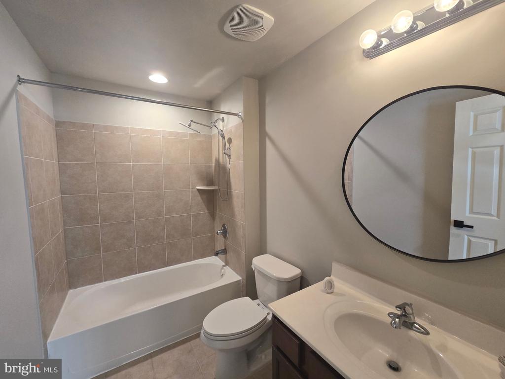 8091 SIDE HILL DR, WARRENTON, Virginia 20187, 5 Bedrooms Bedrooms, ,3 BathroomsBathrooms,Residential,8091 SIDE HILL DR,VAFQ2021896 MLS # VAFQ2021896 8091 SIDE HILL DR, WARRENTON, Virginia 20187, 5 Bedrooms Bedrooms, ,3 BathroomsBathrooms,Residential,8091 SIDE HILL DR,VAFQ2021896 MLS # VAFQ2021896