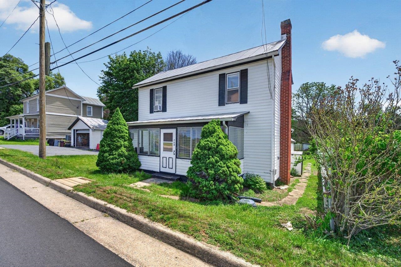 724 NEWTOWN RD, ELKTON, Virginia 22827, 3 Bedrooms Bedrooms, ,2 BathroomsBathrooms,Residential,724 NEWTOWN RD,677260 MLS # 677260