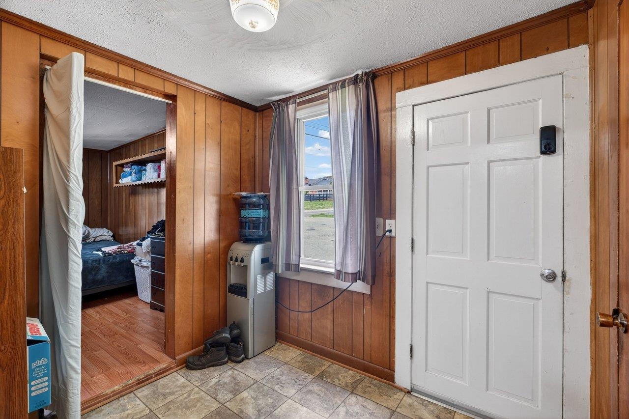 724 NEWTOWN RD, ELKTON, Virginia 22827, 3 Bedrooms Bedrooms, ,2 BathroomsBathrooms,Residential,724 NEWTOWN RD,677260 MLS # 677260 724 NEWTOWN RD, ELKTON, Virginia 22827, 3 Bedrooms Bedrooms, ,2 BathroomsBathrooms,Residential,724 NEWTOWN RD,677260 MLS # 677260