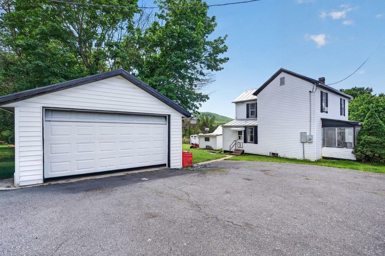 724 NEWTOWN RD, ELKTON, Virginia 22827, 3 Bedrooms Bedrooms, ,2 BathroomsBathrooms,Residential,724 NEWTOWN RD,677260 MLS # 677260 724 NEWTOWN RD, ELKTON, Virginia 22827, 3 Bedrooms Bedrooms, ,2 BathroomsBathrooms,Residential,724 NEWTOWN RD,677260 MLS # 677260