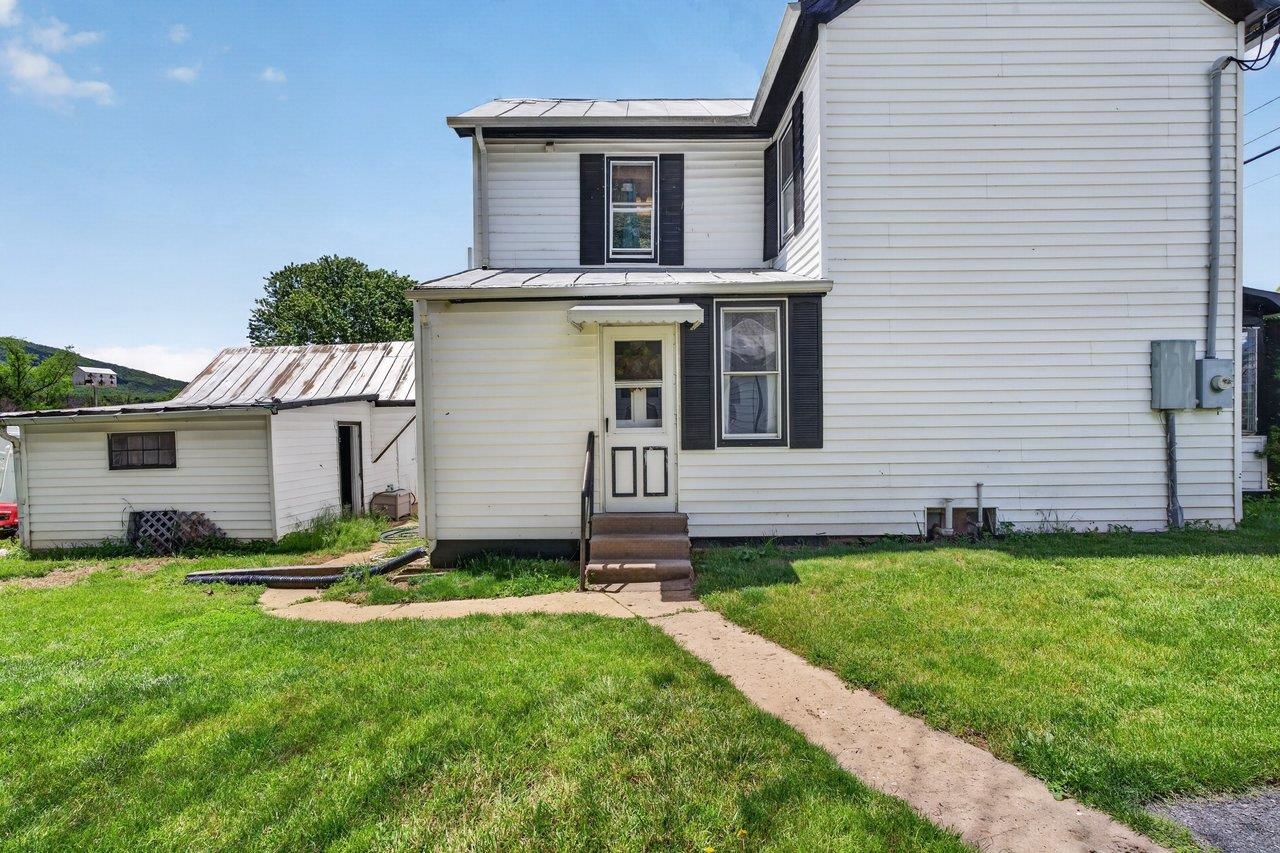 724 NEWTOWN RD, ELKTON, Virginia 22827, 3 Bedrooms Bedrooms, ,2 BathroomsBathrooms,Residential,724 NEWTOWN RD,677260 MLS # 677260 724 NEWTOWN RD, ELKTON, Virginia 22827, 3 Bedrooms Bedrooms, ,2 BathroomsBathrooms,Residential,724 NEWTOWN RD,677260 MLS # 677260