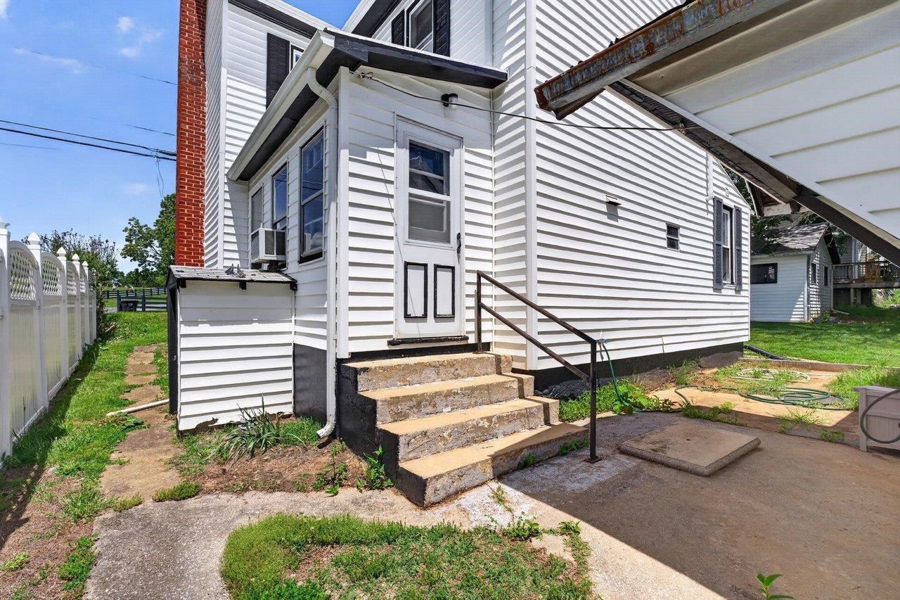 724 NEWTOWN RD, ELKTON, Virginia 22827, 3 Bedrooms Bedrooms, ,2 BathroomsBathrooms,Residential,724 NEWTOWN RD,677260 MLS # 677260 724 NEWTOWN RD, ELKTON, Virginia 22827, 3 Bedrooms Bedrooms, ,2 BathroomsBathrooms,Residential,724 NEWTOWN RD,677260 MLS # 677260