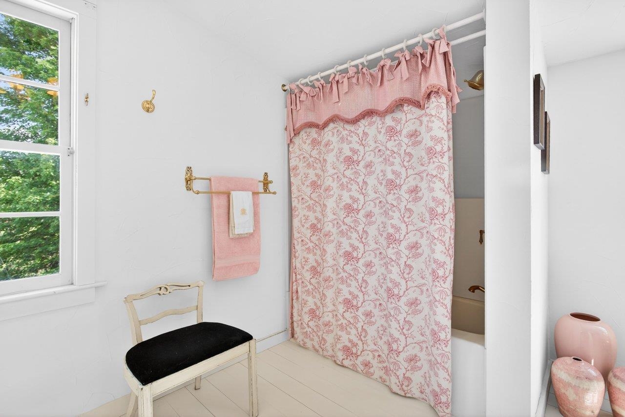 222 N MAIN ST, MOUNT CRAWFORD, Virginia 22841, 5 Bedrooms Bedrooms, ,2 BathroomsBathrooms,Residential,Mount Crawford General Store,222 N MAIN ST,677262 MLS # 677262
