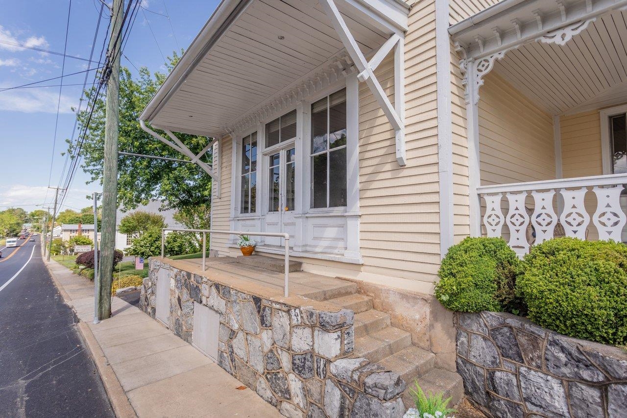 222 N MAIN ST, MOUNT CRAWFORD, Virginia 22841, 5 Bedrooms Bedrooms, ,2 BathroomsBathrooms,Residential,Mount Crawford General Store,222 N MAIN ST,677262 MLS # 677262