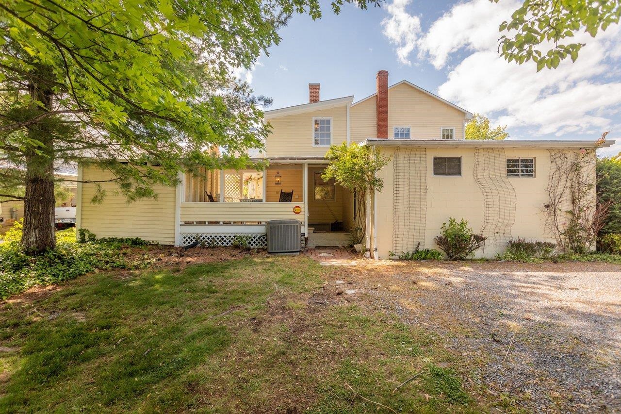 222 N MAIN ST, MOUNT CRAWFORD, Virginia 22841, 5 Bedrooms Bedrooms, ,2 BathroomsBathrooms,Residential,Mount Crawford General Store,222 N MAIN ST,677262 MLS # 677262