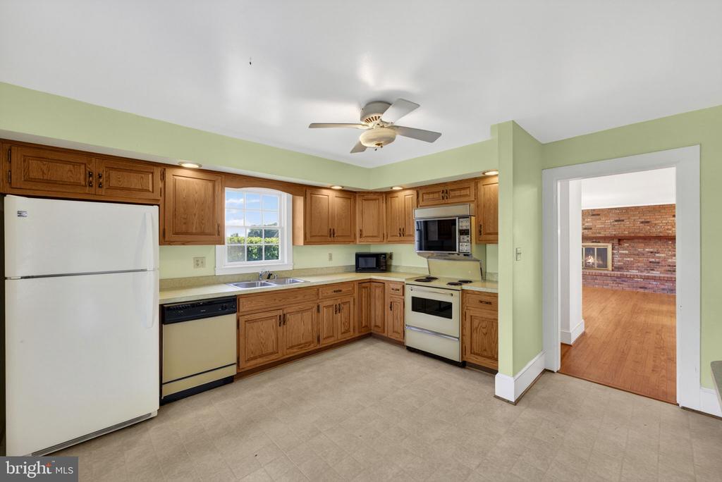 40 BATTLE MOUNTAIN RD, AMISSVILLE, Virginia 20106, 4 Bedrooms Bedrooms, ,2 BathroomsBathrooms,Residential,40 BATTLE MOUNTAIN RD,VARP2002544 MLS # VARP2002544 40 BATTLE MOUNTAIN RD, AMISSVILLE, Virginia 20106, 4 Bedrooms Bedrooms, ,2 BathroomsBathrooms,Residential,40 BATTLE MOUNTAIN RD,VARP2002544 MLS # VARP2002544