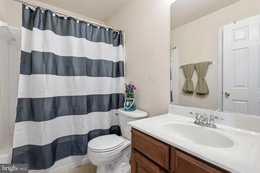 5823 DEEP CREEK DR, FREDERICKSBURG, Virginia 22407, 5 Bedrooms Bedrooms, ,4 BathroomsBathrooms,Residential,5823 DEEP CREEK DR,VASP2041938 MLS # VASP2041938
