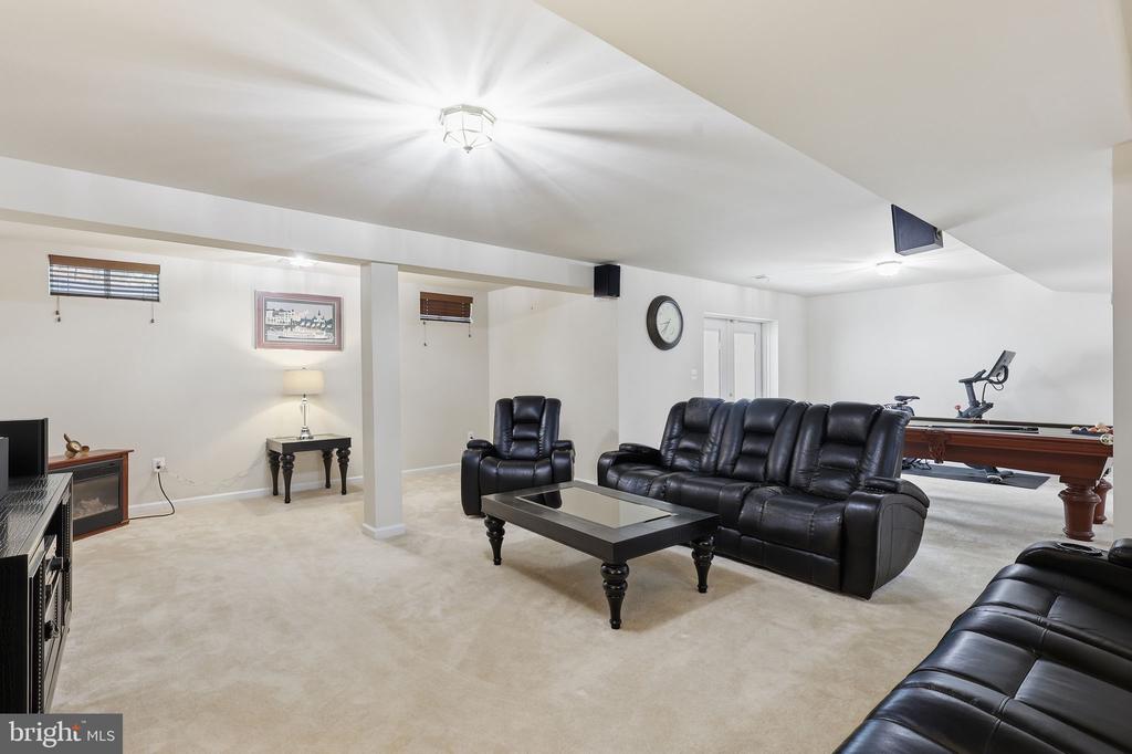 5823 DEEP CREEK DR, FREDERICKSBURG, Virginia 22407, 5 Bedrooms Bedrooms, ,4 BathroomsBathrooms,Residential,5823 DEEP CREEK DR,VASP2041938 MLS # VASP2041938