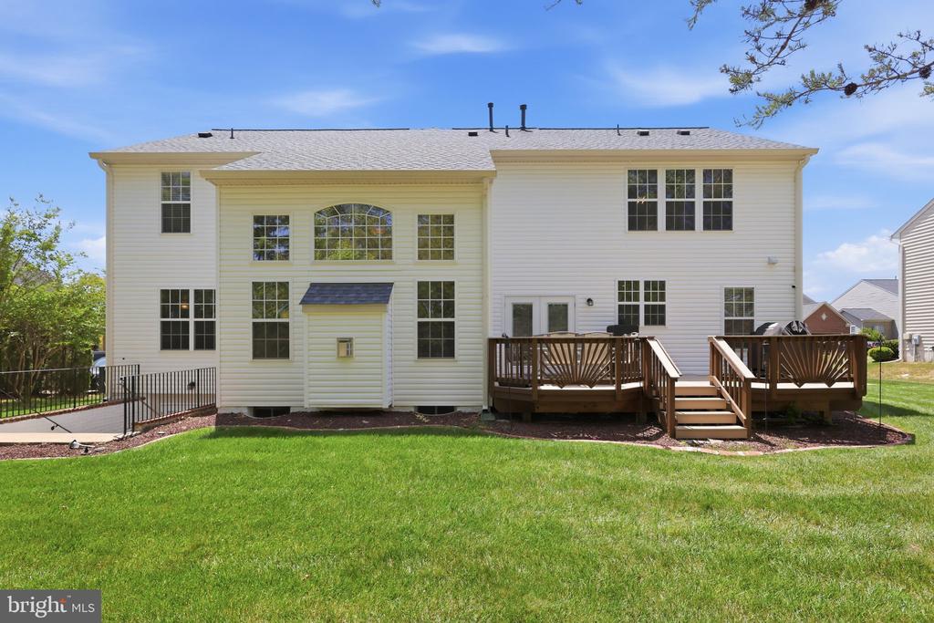 5823 DEEP CREEK DR, FREDERICKSBURG, Virginia 22407, 5 Bedrooms Bedrooms, ,4 BathroomsBathrooms,Residential,5823 DEEP CREEK DR,VASP2041938 MLS # VASP2041938