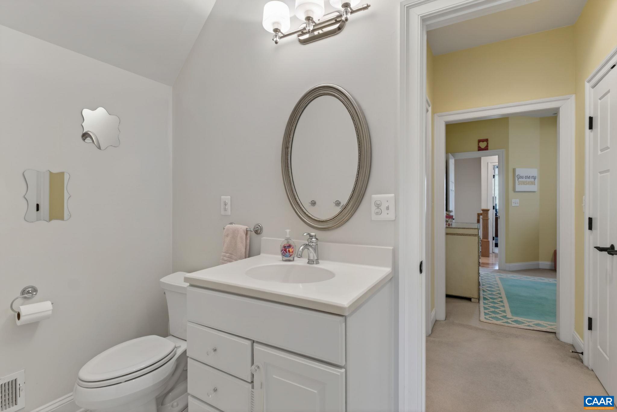 Second level ensuite bathroom.