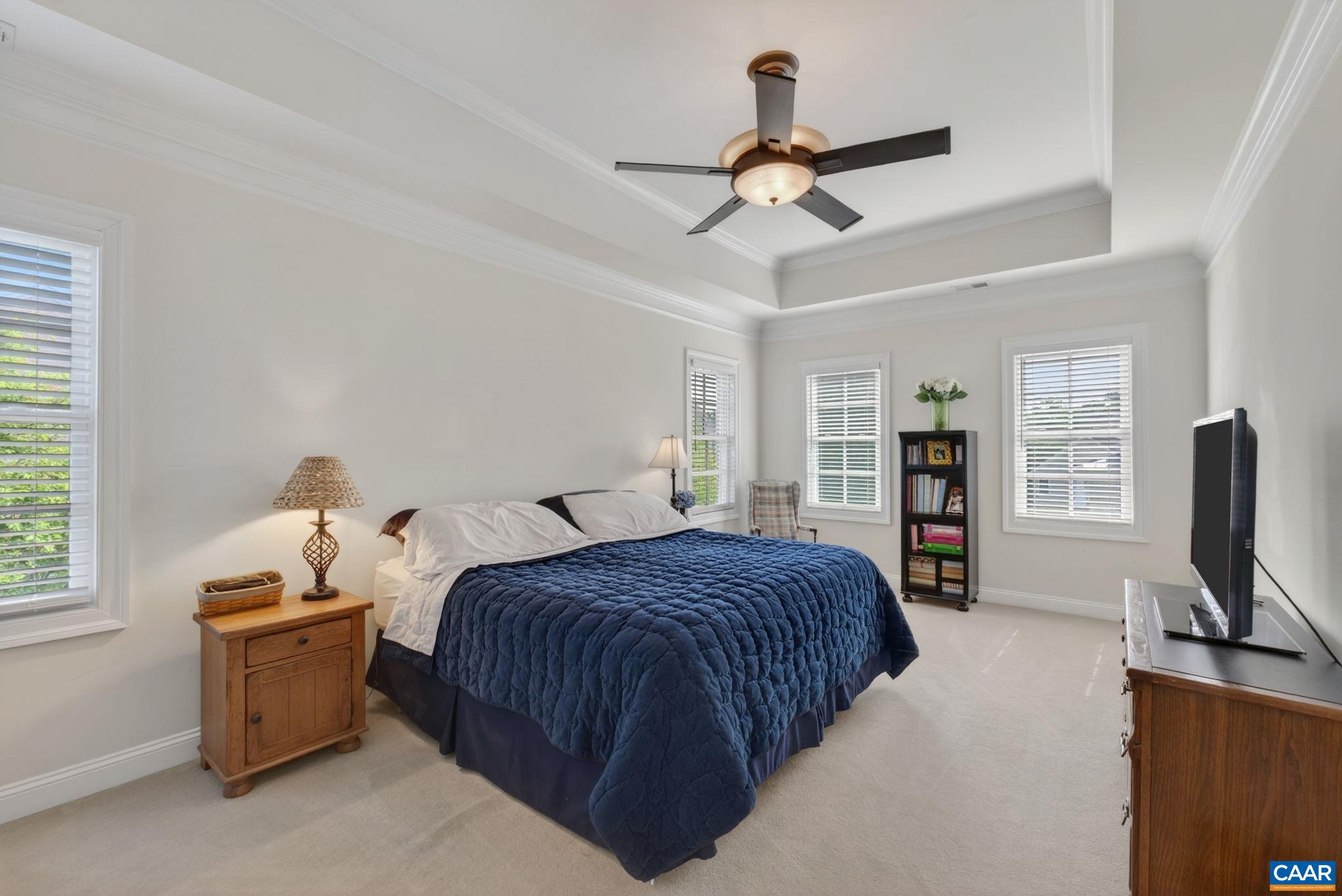 Large primary bedroom.