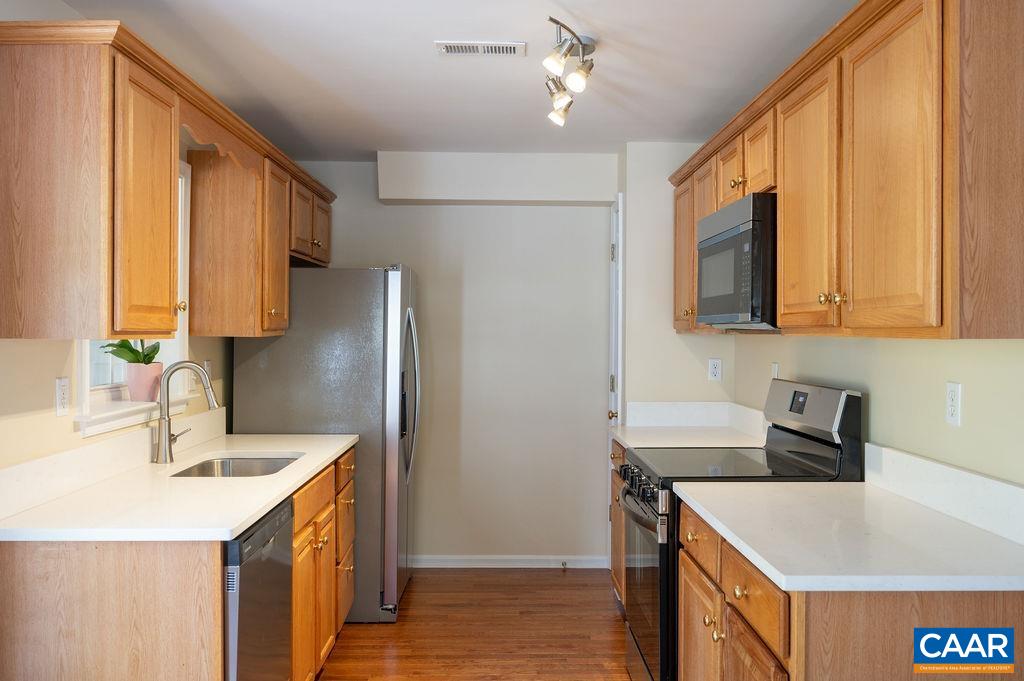 121 SUNDROPS CT, CHARLOTTESVILLE, Virginia 22902, 3 Bedrooms Bedrooms, ,2 BathroomsBathrooms,Residential,121 SUNDROPS CT,677263 MLS # 677263