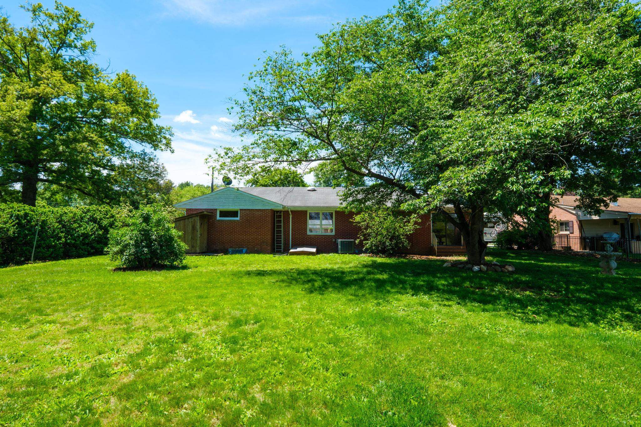 305 HIGH ST, BRIDGEWATER, Virginia 22812, 2 Bedrooms Bedrooms, ,1 BathroomBathrooms,Residential,Smith,305 HIGH ST,677265 MLS # 677265