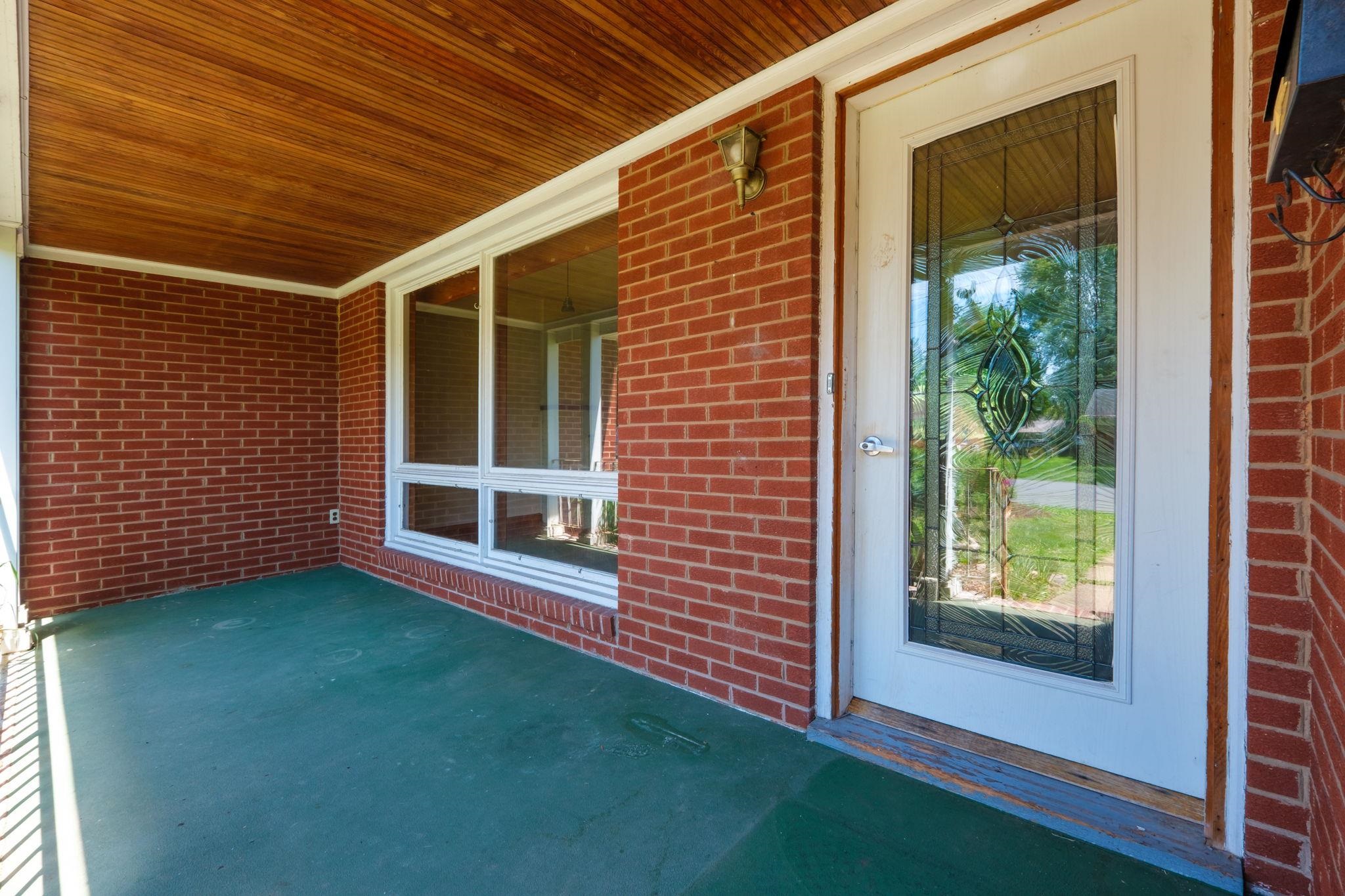 305 HIGH ST, BRIDGEWATER, Virginia 22812, 2 Bedrooms Bedrooms, ,1 BathroomBathrooms,Residential,Smith,305 HIGH ST,677265 MLS # 677265