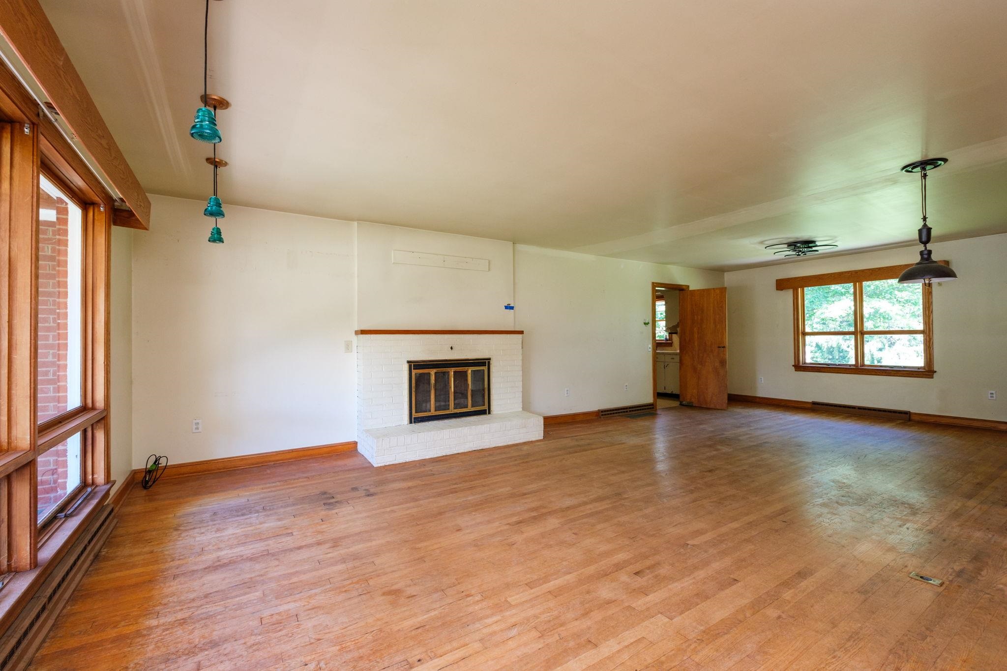 305 HIGH ST, BRIDGEWATER, Virginia 22812, 2 Bedrooms Bedrooms, ,1 BathroomBathrooms,Residential,Smith,305 HIGH ST,677265 MLS # 677265