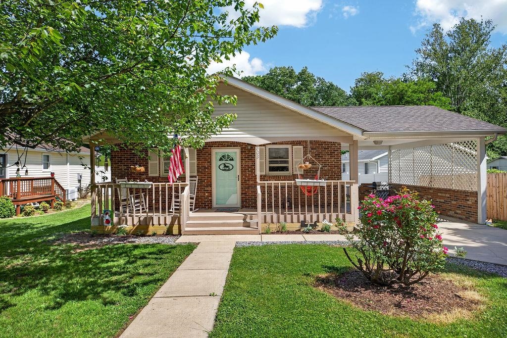 605 RANDOLPH ST, STAUNTON, Virginia 24401, 3 Bedrooms Bedrooms, ,2 BathroomsBathrooms,Residential,605 RANDOLPH ST,677270 MLS # 677270