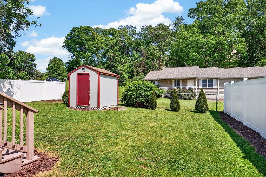 605 RANDOLPH ST, STAUNTON, Virginia 24401, 3 Bedrooms Bedrooms, ,2 BathroomsBathrooms,Residential,605 RANDOLPH ST,677270 MLS # 677270