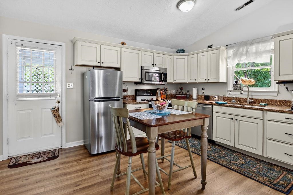 605 RANDOLPH ST, STAUNTON, Virginia 24401, 3 Bedrooms Bedrooms, ,2 BathroomsBathrooms,Residential,605 RANDOLPH ST,677270 MLS # 677270