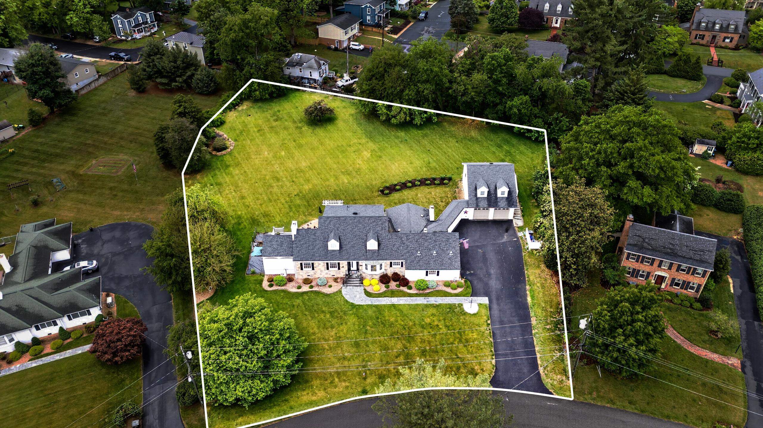 1204 WESTMORELAND DR, STAUNTON, Virginia 24401, 5 Bedrooms Bedrooms, ,4 BathroomsBathrooms,Residential,1204 WESTMORELAND DR,677272 MLS # 677272