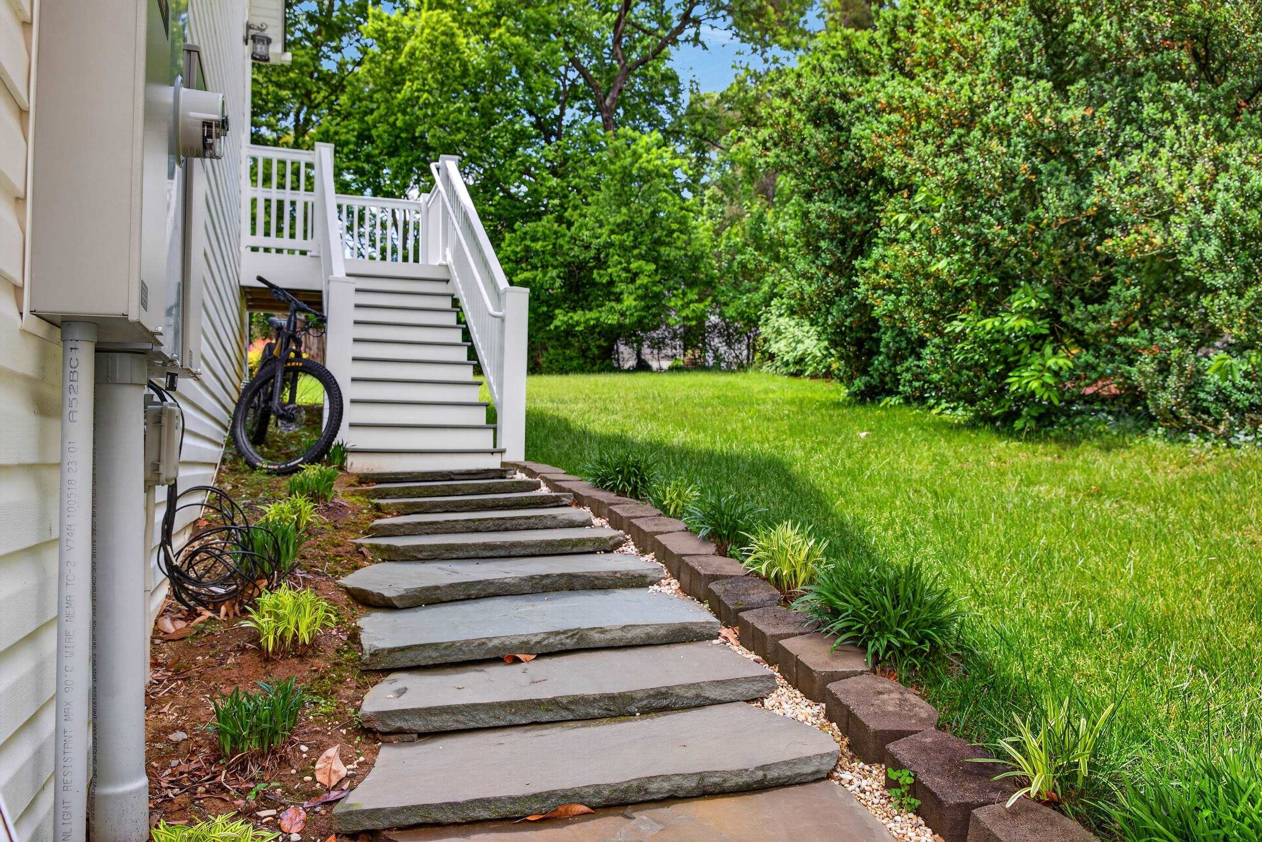 1204 WESTMORELAND DR, STAUNTON, Virginia 24401, 5 Bedrooms Bedrooms, ,4 BathroomsBathrooms,Residential,1204 WESTMORELAND DR,677272 MLS # 677272