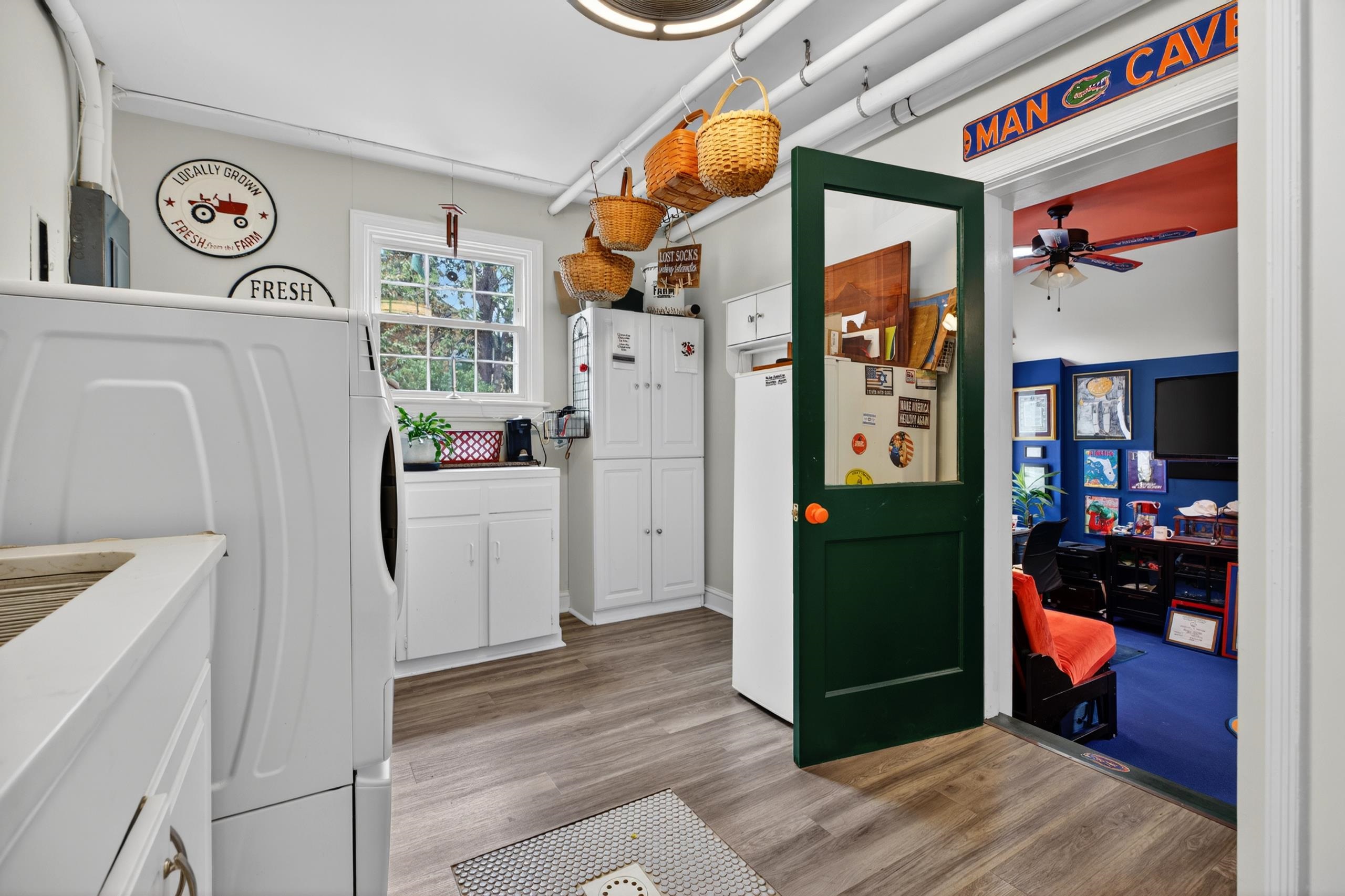 Laundy, Man Cave entrance