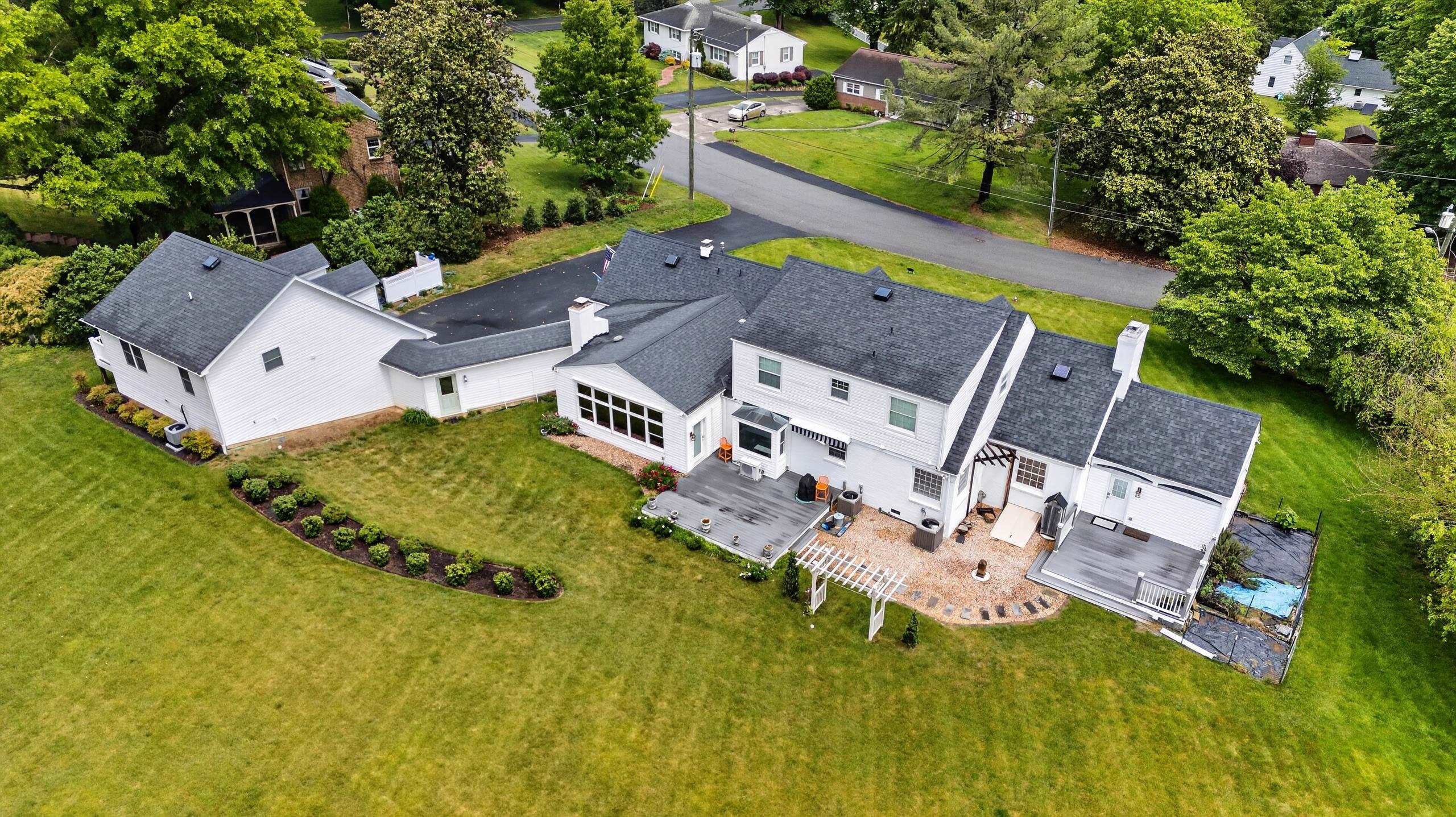 1204 WESTMORELAND DR, STAUNTON, Virginia 24401, 5 Bedrooms Bedrooms, ,4 BathroomsBathrooms,Residential,1204 WESTMORELAND DR,677272 MLS # 677272