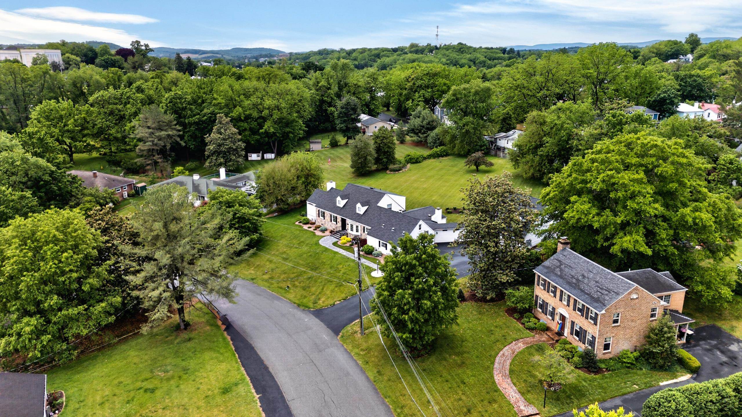 1204 WESTMORELAND DR, STAUNTON, Virginia 24401, 5 Bedrooms Bedrooms, ,4 BathroomsBathrooms,Residential,1204 WESTMORELAND DR,677272 MLS # 677272