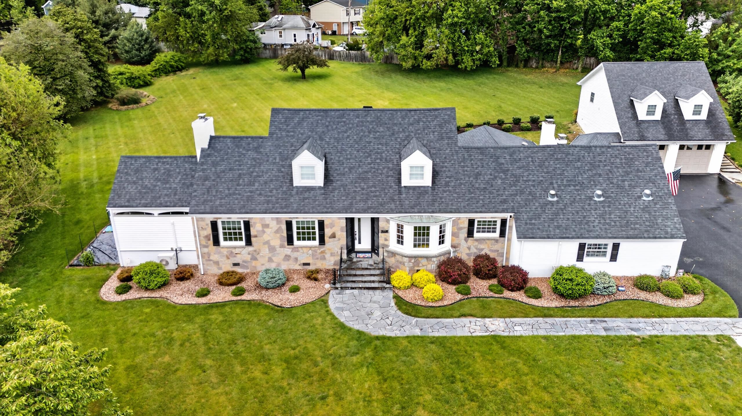 1204 WESTMORELAND DR, STAUNTON, Virginia 24401, 5 Bedrooms Bedrooms, ,4 BathroomsBathrooms,Residential,1204 WESTMORELAND DR,677272 MLS # 677272