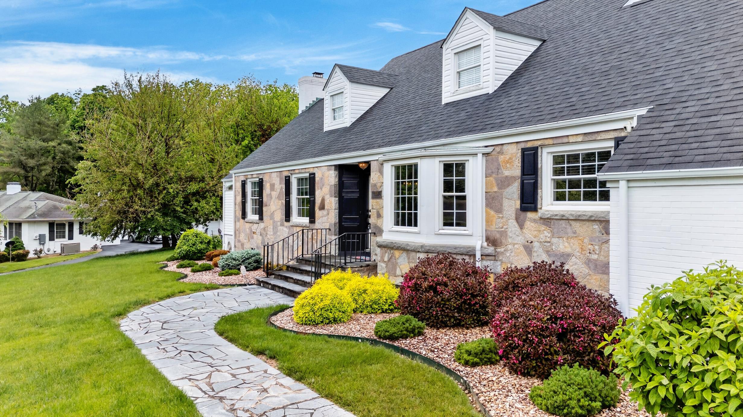 Custom sidewalk to front door