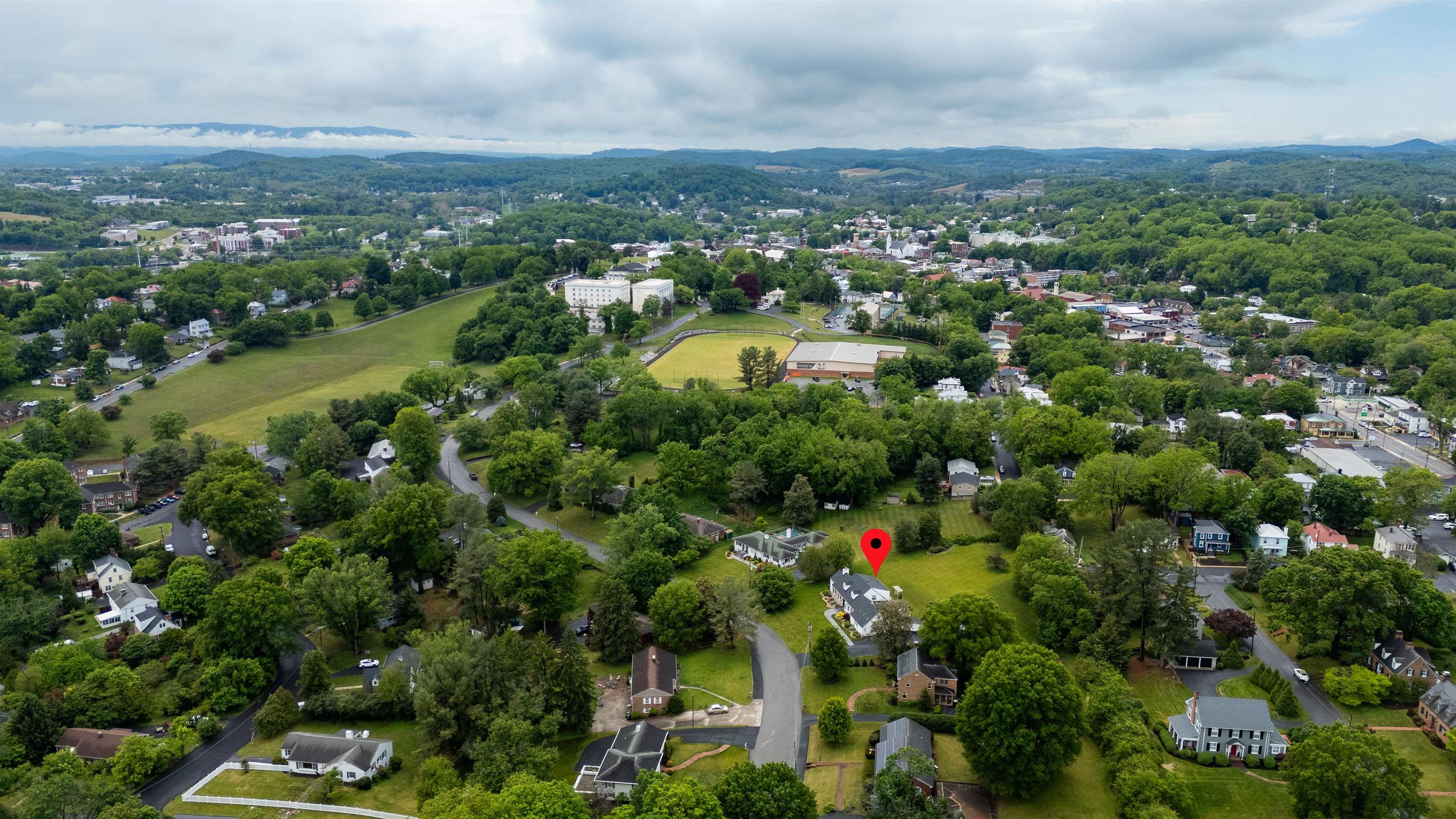 1204 WESTMORELAND DR, STAUNTON, Virginia 24401, 5 Bedrooms Bedrooms, ,4 BathroomsBathrooms,Residential,1204 WESTMORELAND DR,677272 MLS # 677272