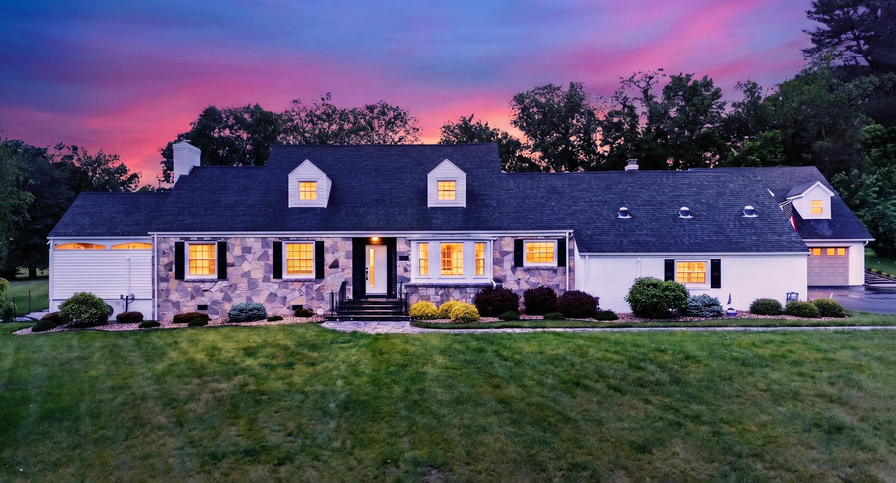 1204 WESTMORELAND DR, STAUNTON, Virginia 24401, 5 Bedrooms Bedrooms, ,4 BathroomsBathrooms,Residential,1204 WESTMORELAND DR,677272 MLS # 677272