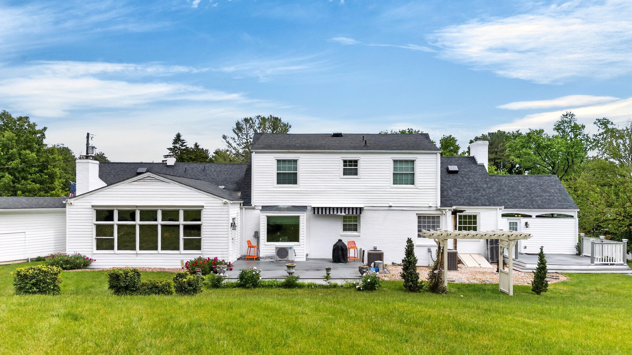 1204 WESTMORELAND DR, STAUNTON, Virginia 24401, 5 Bedrooms Bedrooms, ,4 BathroomsBathrooms,Residential,1204 WESTMORELAND DR,677272 MLS # 677272