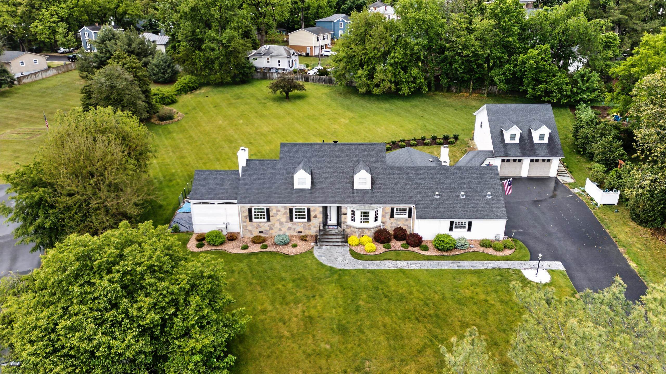 1204 WESTMORELAND DR, STAUNTON, Virginia 24401, 5 Bedrooms Bedrooms, ,4 BathroomsBathrooms,Residential,1204 WESTMORELAND DR,677272 MLS # 677272