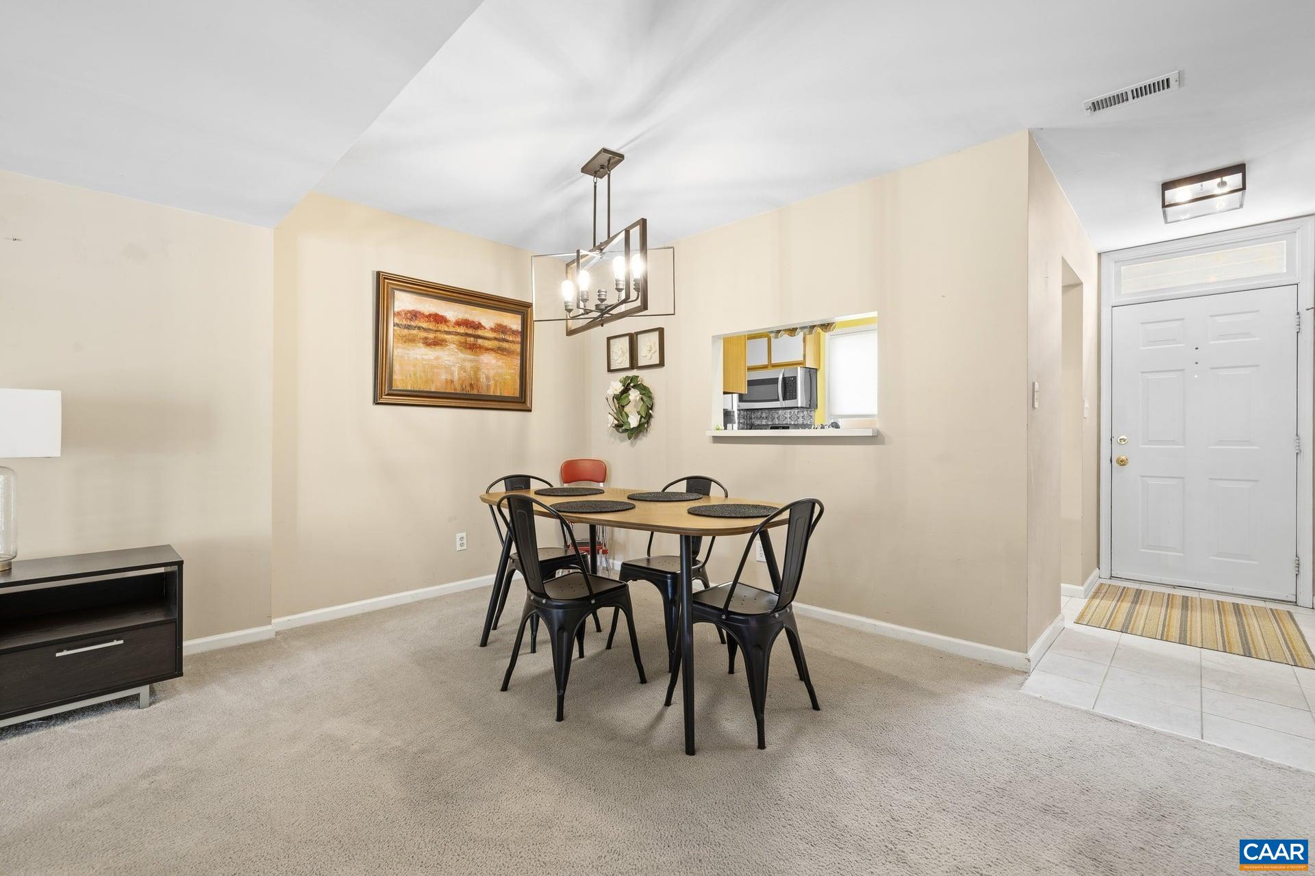 1638 GARDEN CT, CHARLOTTESVILLE, Virginia 22901, 2 Bedrooms Bedrooms, ,2 BathroomsBathrooms,Residential,1638 GARDEN CT,677275 MLS # 677275