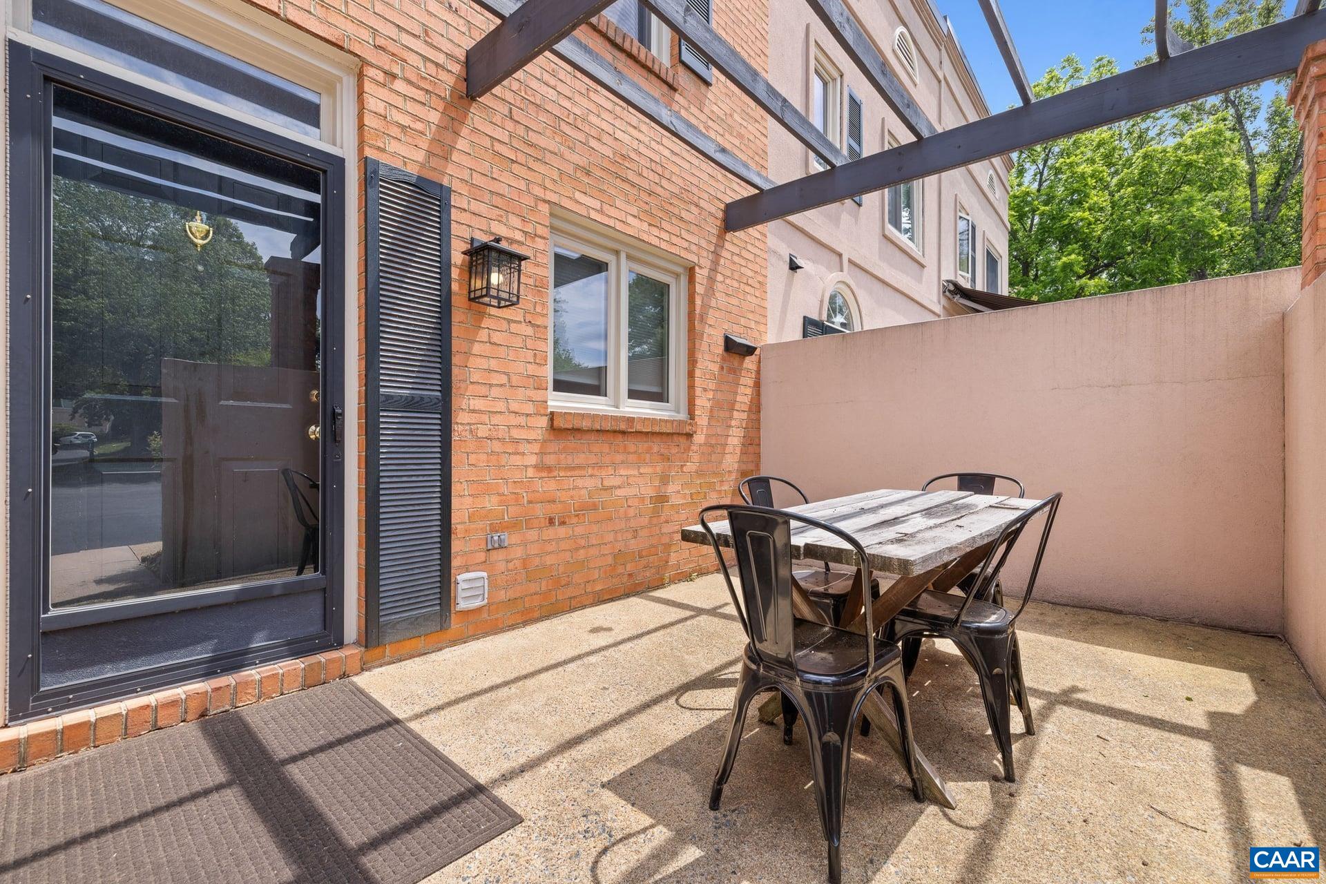 1638 GARDEN CT, CHARLOTTESVILLE, Virginia 22901, 2 Bedrooms Bedrooms, ,2 BathroomsBathrooms,Residential,1638 GARDEN CT,677275 MLS # 677275