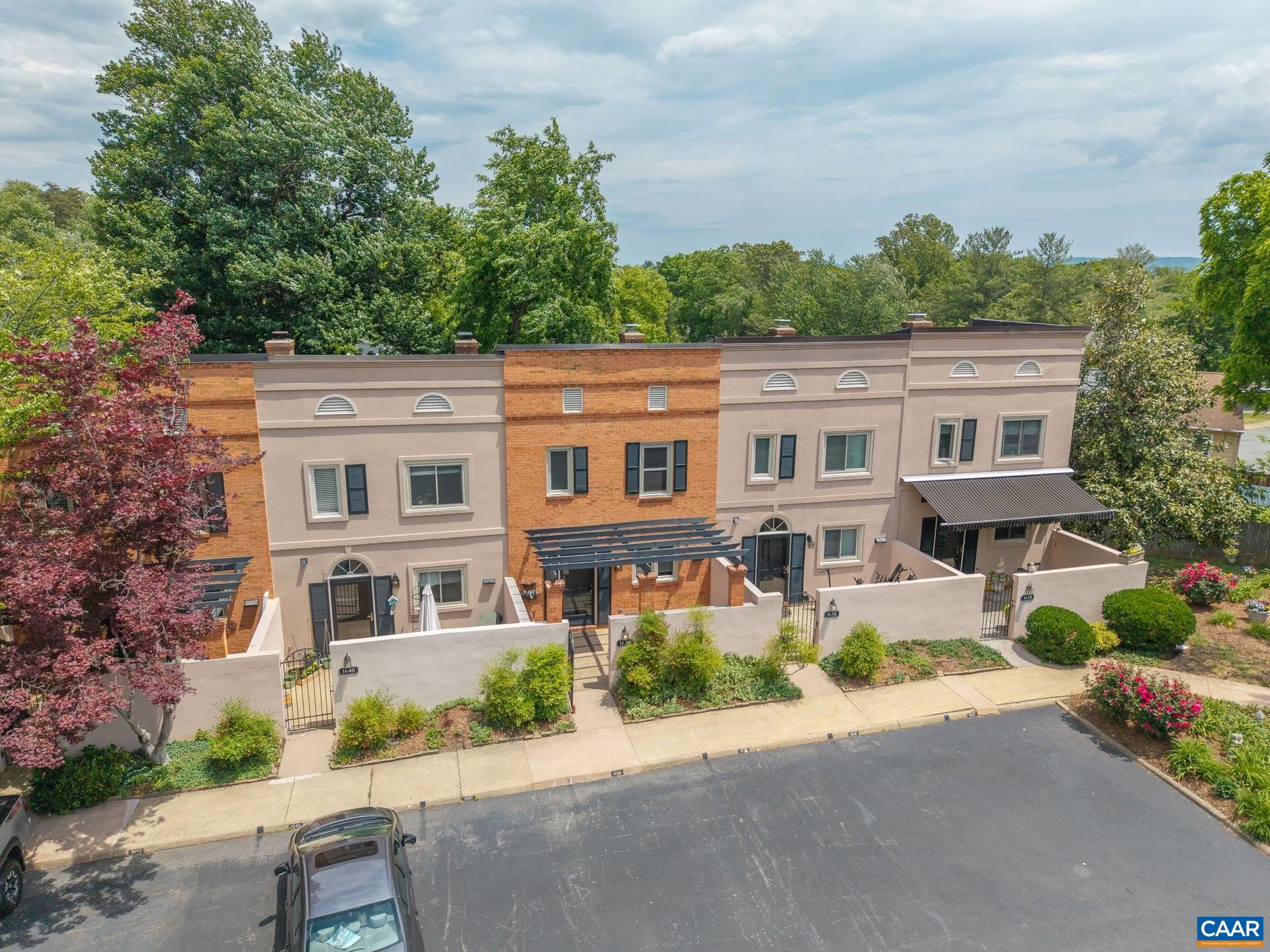 1638 GARDEN CT, CHARLOTTESVILLE, Virginia 22901, 2 Bedrooms Bedrooms, ,2 BathroomsBathrooms,Residential,1638 GARDEN CT,677275 MLS # 677275