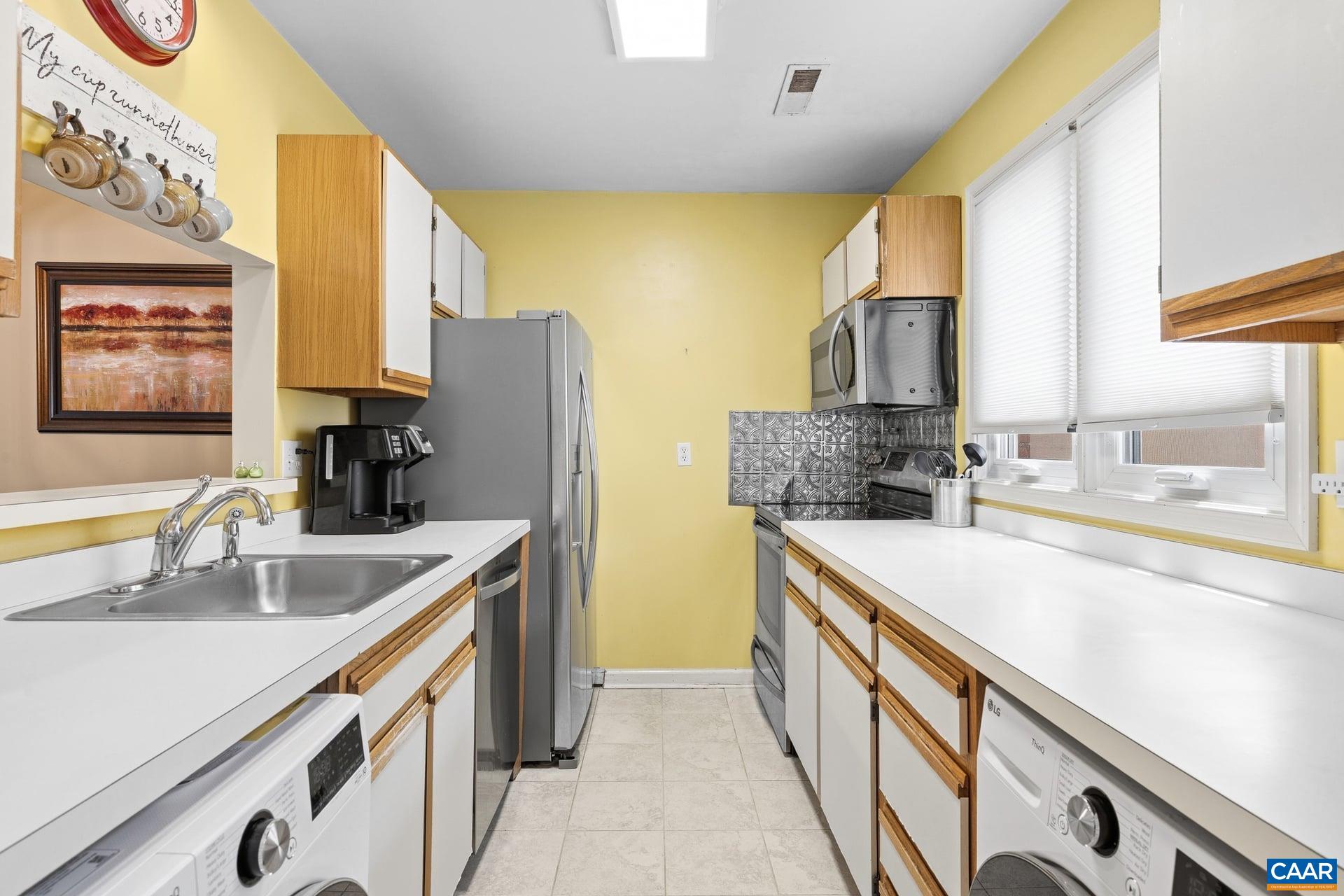 1638 GARDEN CT, CHARLOTTESVILLE, Virginia 22901, 2 Bedrooms Bedrooms, ,2 BathroomsBathrooms,Residential,1638 GARDEN CT,677275 MLS # 677275