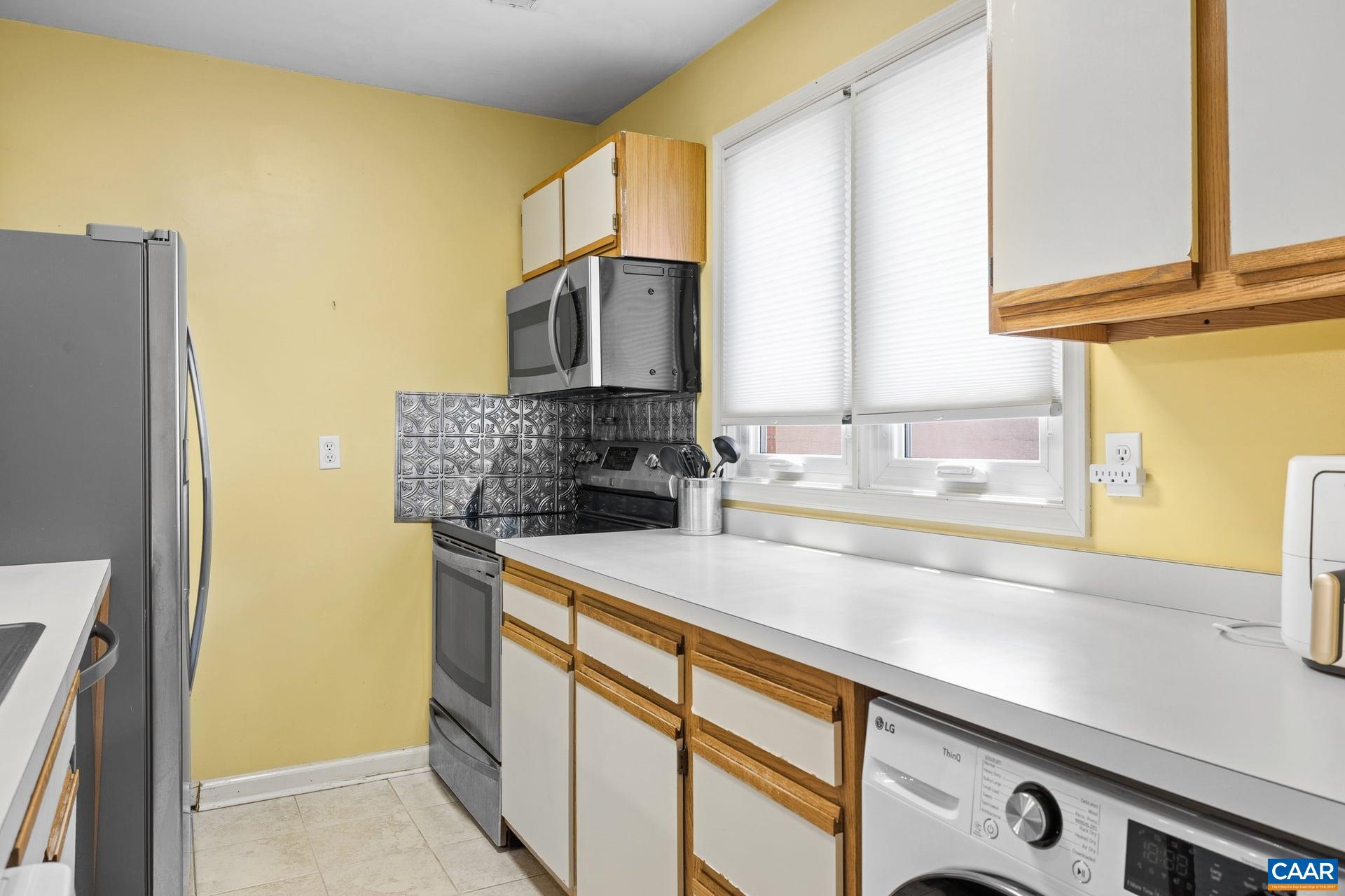 1638 GARDEN CT, CHARLOTTESVILLE, Virginia 22901, 2 Bedrooms Bedrooms, ,2 BathroomsBathrooms,Residential,1638 GARDEN CT,677275 MLS # 677275