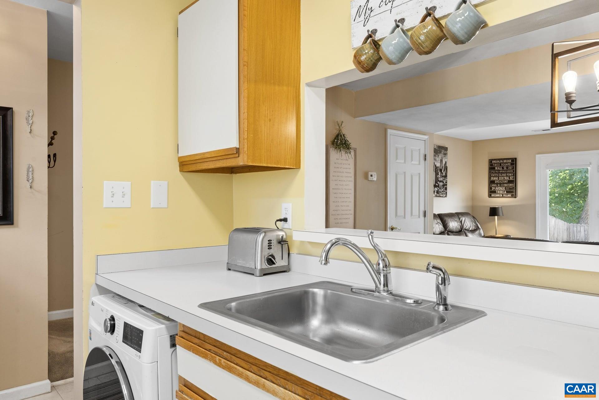 1638 GARDEN CT, CHARLOTTESVILLE, Virginia 22901, 2 Bedrooms Bedrooms, ,2 BathroomsBathrooms,Residential,1638 GARDEN CT,677275 MLS # 677275