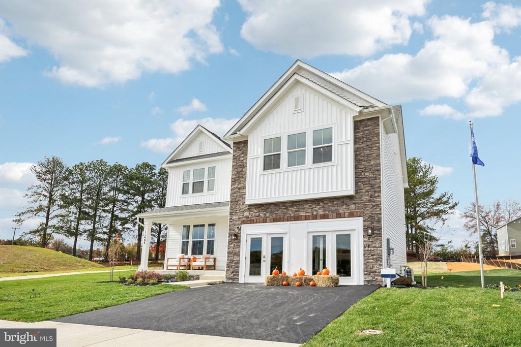 11503 CHALMERS LN, FREDERICKSBURG, Virginia 22407, 5 Bedrooms Bedrooms, ,5 BathroomsBathrooms,Residential,11503 CHALMERS LN,VASP2040278 MLS # VASP2040278
