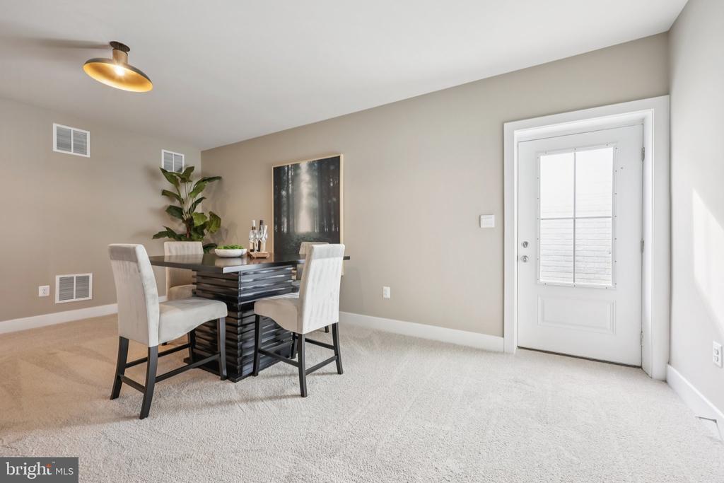 11503 CHALMERS LN, FREDERICKSBURG, Virginia 22407, 5 Bedrooms Bedrooms, ,5 BathroomsBathrooms,Residential,11503 CHALMERS LN,VASP2040278 MLS # VASP2040278
