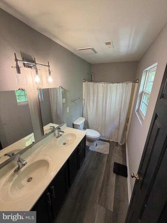 9 AUSTIN DR, PALMYRA, Virginia 22963, 3 Bedrooms Bedrooms, ,3 BathroomsBathrooms,Residential,9 AUSTIN DR,VAFN2000684 MLS # VAFN2000684 9 AUSTIN DR, PALMYRA, Virginia 22963, 3 Bedrooms Bedrooms, ,3 BathroomsBathrooms,Residential,9 AUSTIN DR,VAFN2000684 MLS # VAFN2000684