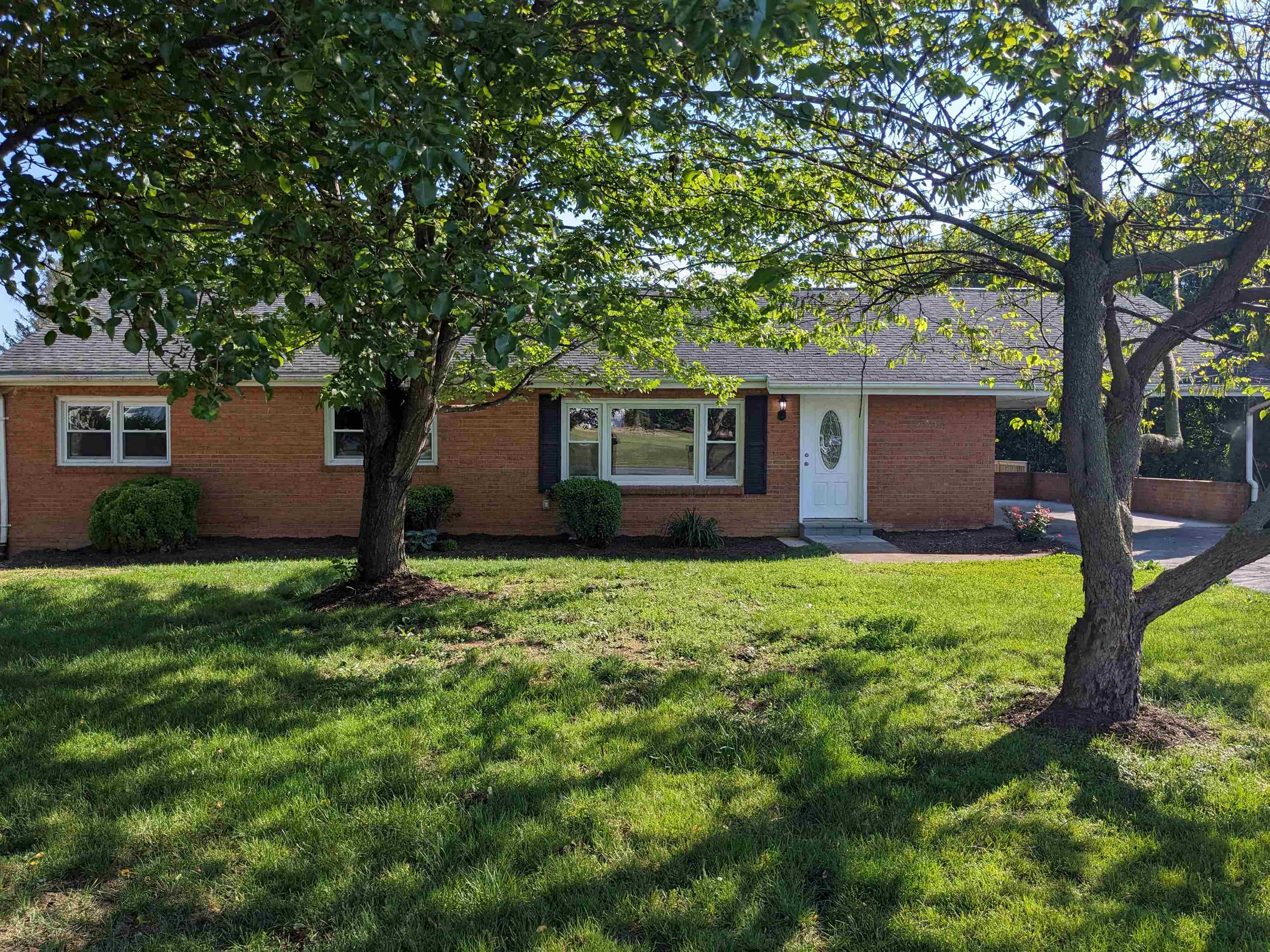 206 CLICKS LN, NEW MARKET, Virginia 22844, 3 Bedrooms Bedrooms, ,3 BathroomsBathrooms,Residential,206 CLICKS LN,677282 MLS # 677282 206 CLICKS LN, NEW MARKET, Virginia 22844, 3 Bedrooms Bedrooms, ,3 BathroomsBathrooms,Residential,206 CLICKS LN,677282 MLS # 677282