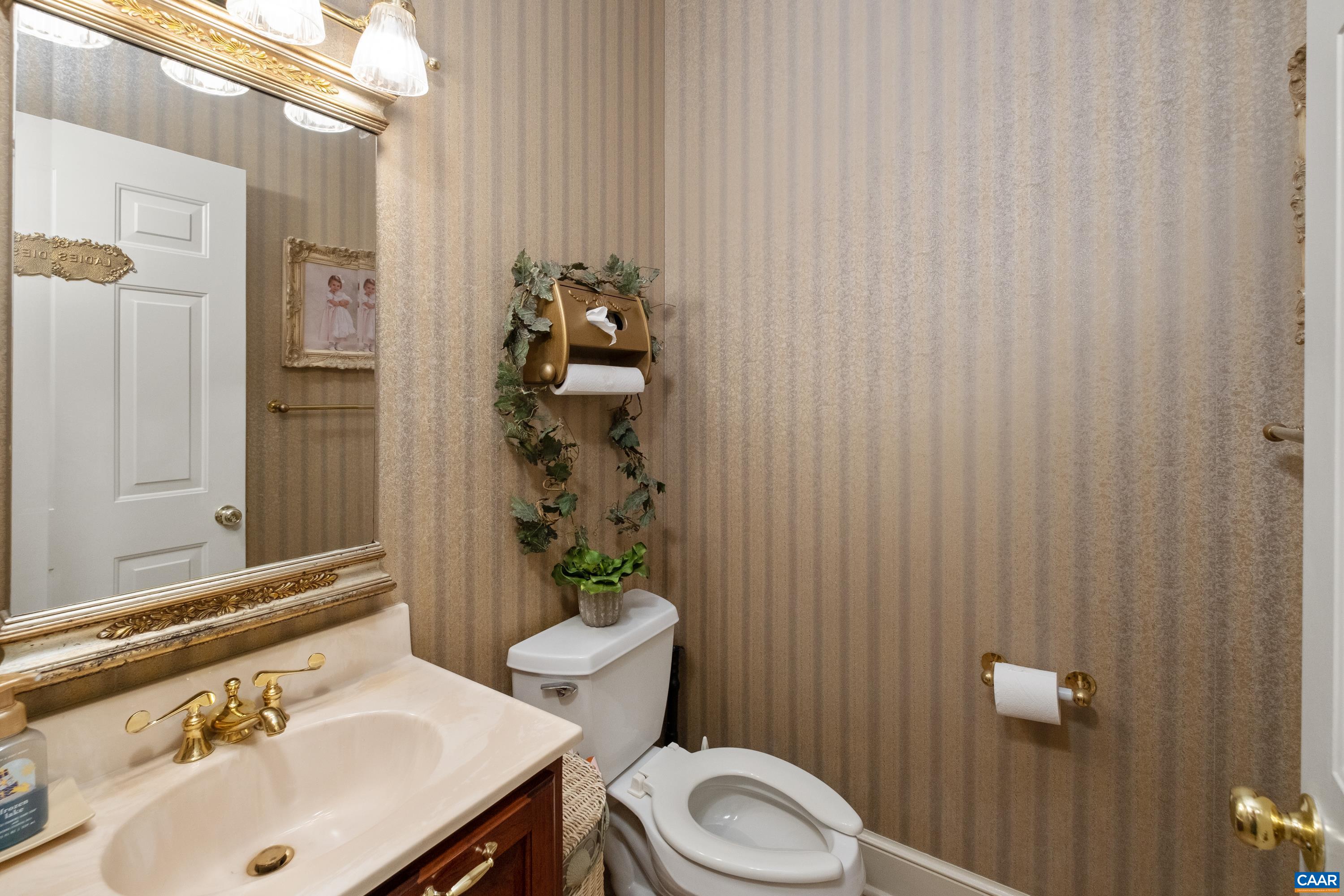 The second half bath that is located near the studios.