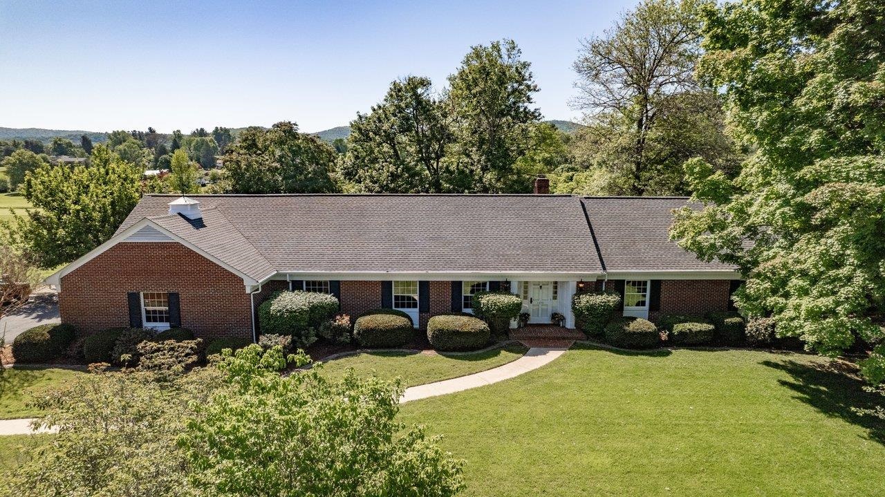 1270 NOVA DR, WAYNESBORO, Virginia 22980, 5 Bedrooms Bedrooms, ,3 BathroomsBathrooms,Residential,1270 NOVA DR,677302 MLS # 677302