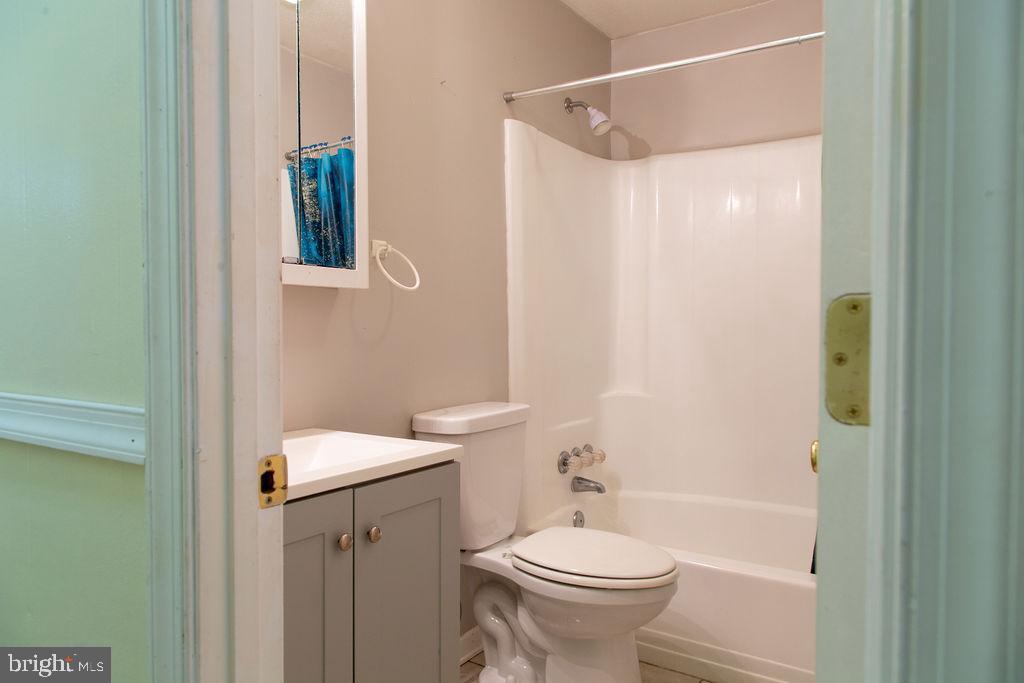 207 CREEKSIDE DR, LOCUST GROVE, Virginia 22508, 3 Bedrooms Bedrooms, ,2 BathroomsBathrooms,Residential,207 CREEKSIDE DR,VAOR2014236 MLS # VAOR2014236