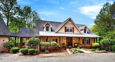 1059 BRYANT MOUNTAIN RD, ROSELAND, Virginia 22967, 3 Bedrooms Bedrooms, ,3 BathroomsBathrooms,Residential,1059 BRYANT MOUNTAIN RD,677314 MLS # 677314